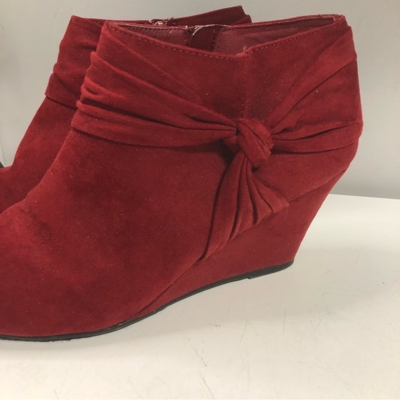 CL by Chinese Laundry Knot Wedge Ankle Bootie, size 10 - Picture 4 of 9